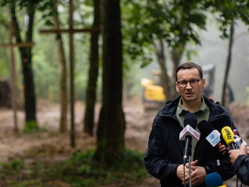 Premier Morawiecki w miejscowości Puźniki w powiecie Buczackim