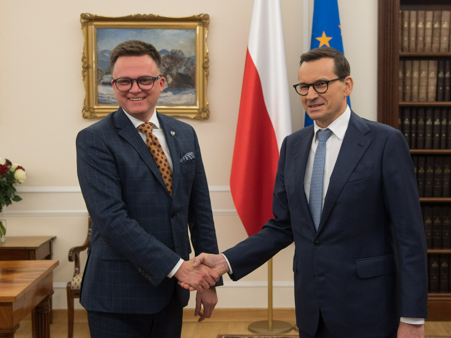 Marszałek Sejmu Szymon Hołownia i premier Mateusz Morawiecki