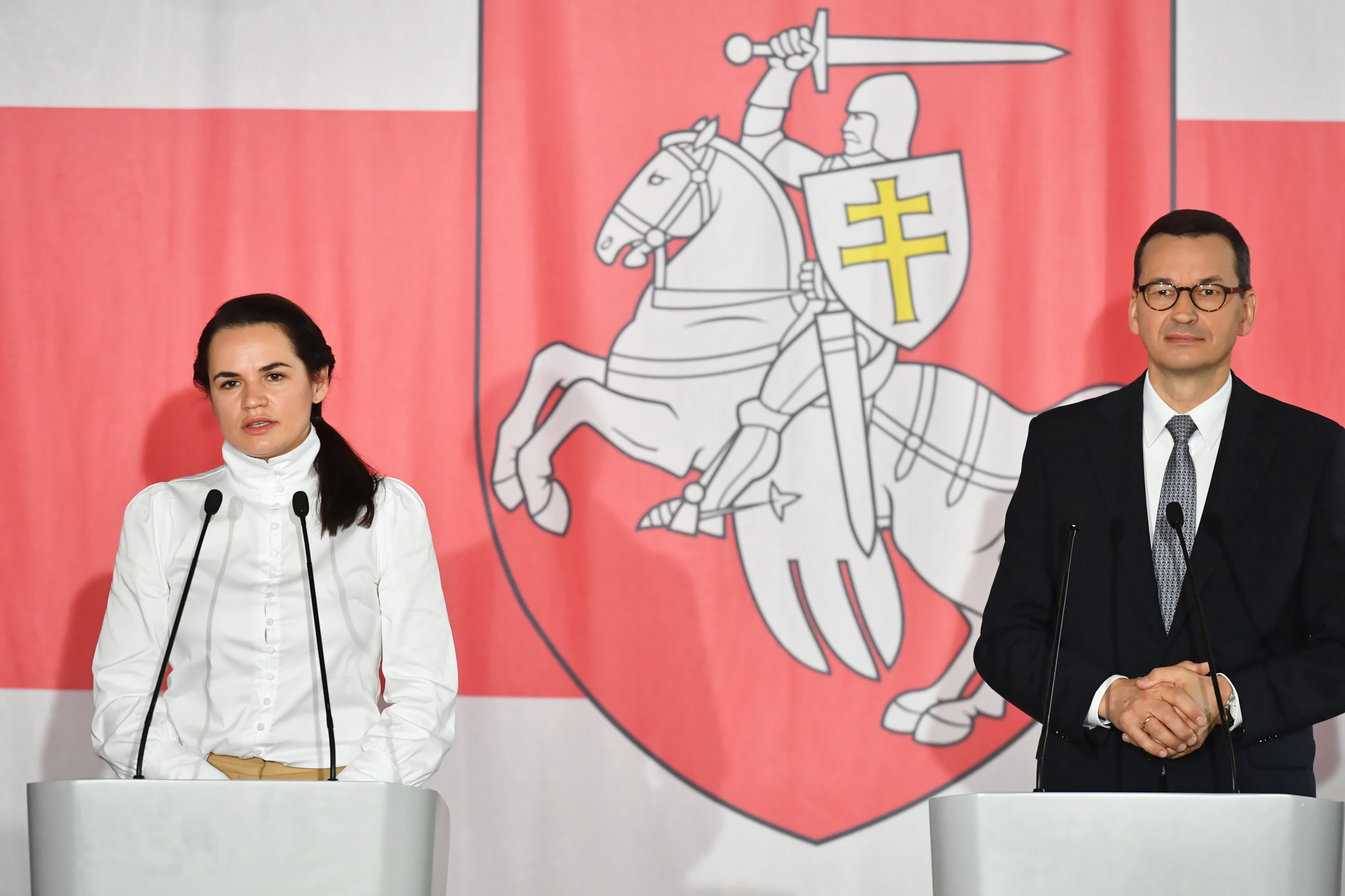 Warszawa, 09.09.2020. Premier Mateusz Morawiecki i liderka białoruskiej opozycji Swiatłana Cichanouska podczas spotkania z mniejszością białoruską w Polsce