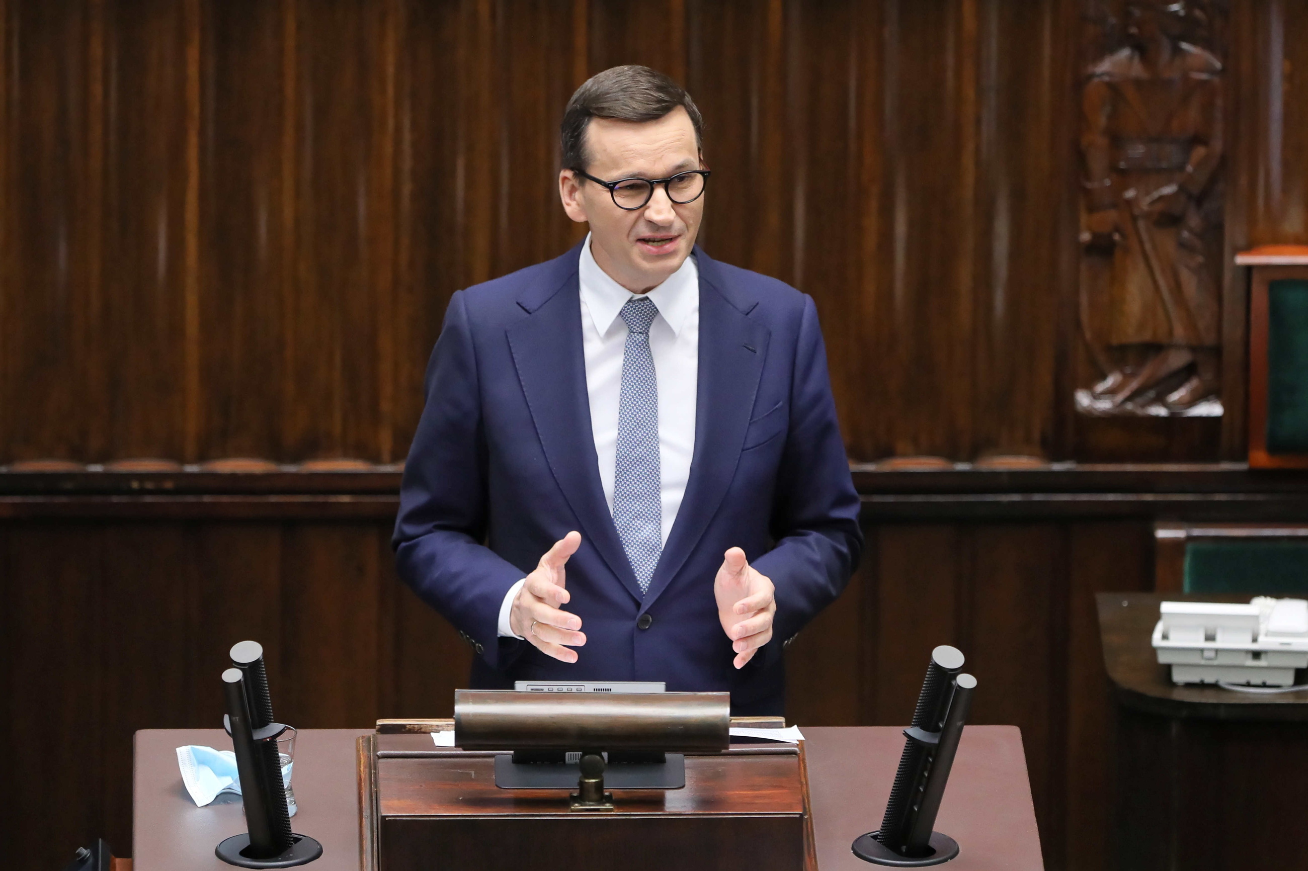 Premier Mateusz Morawiecki przemawia na sali obrad w Sejmie w Warszawie