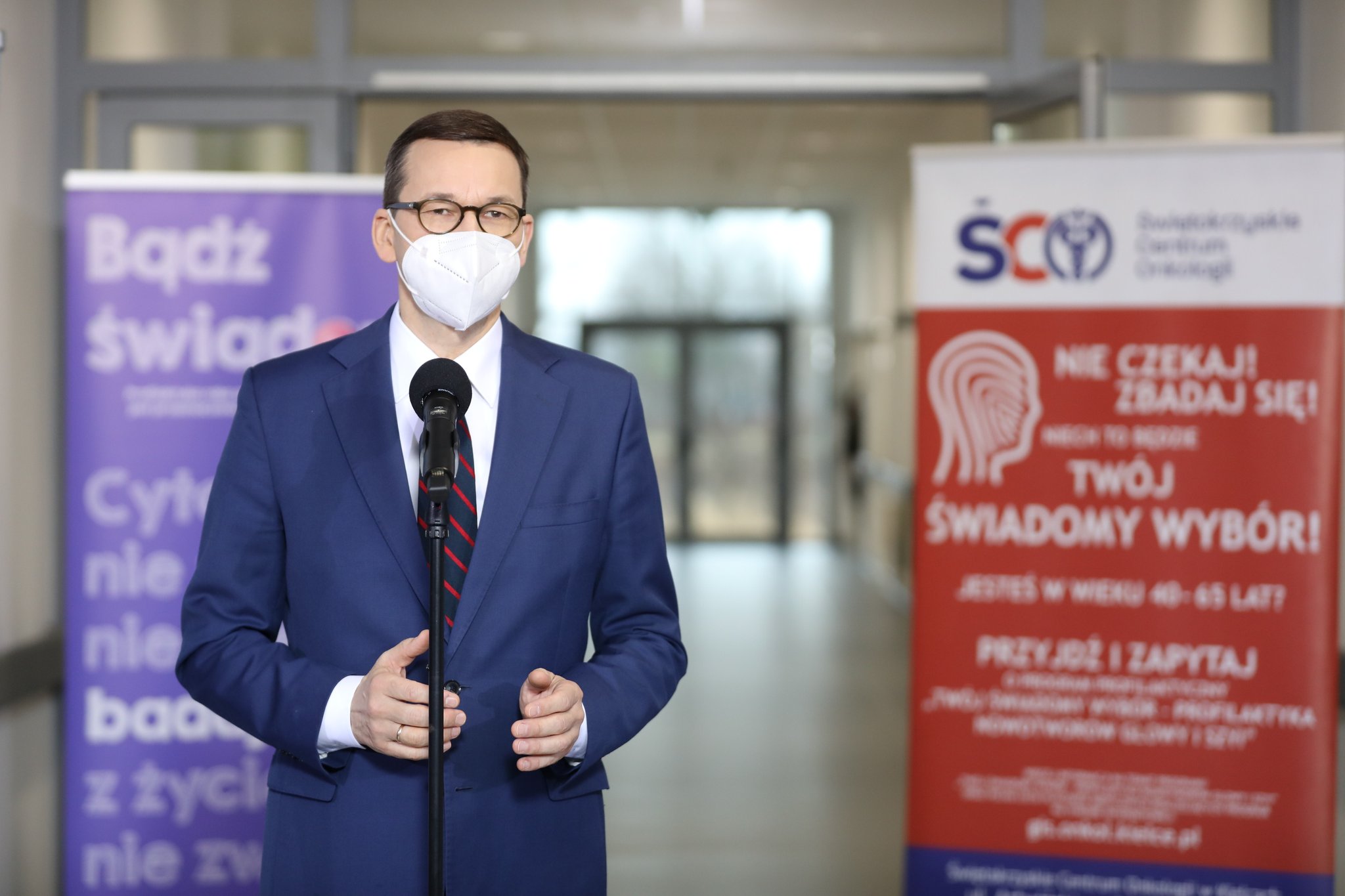 Mateusz Morawiecki podczas wizyty w Świętokrzyskim Centrum Onkologii