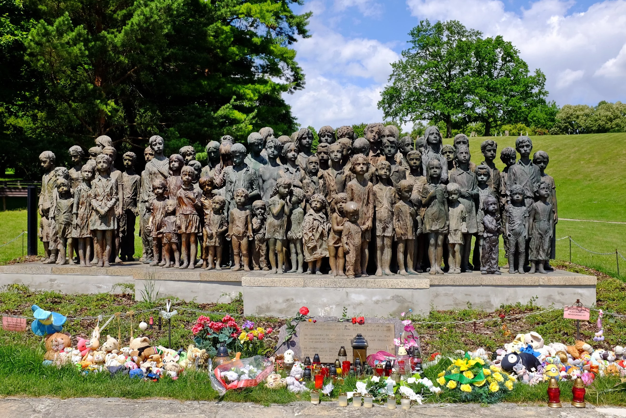 Lidice, pomnik dzieci - ofiar zamordowanych przez Niemców