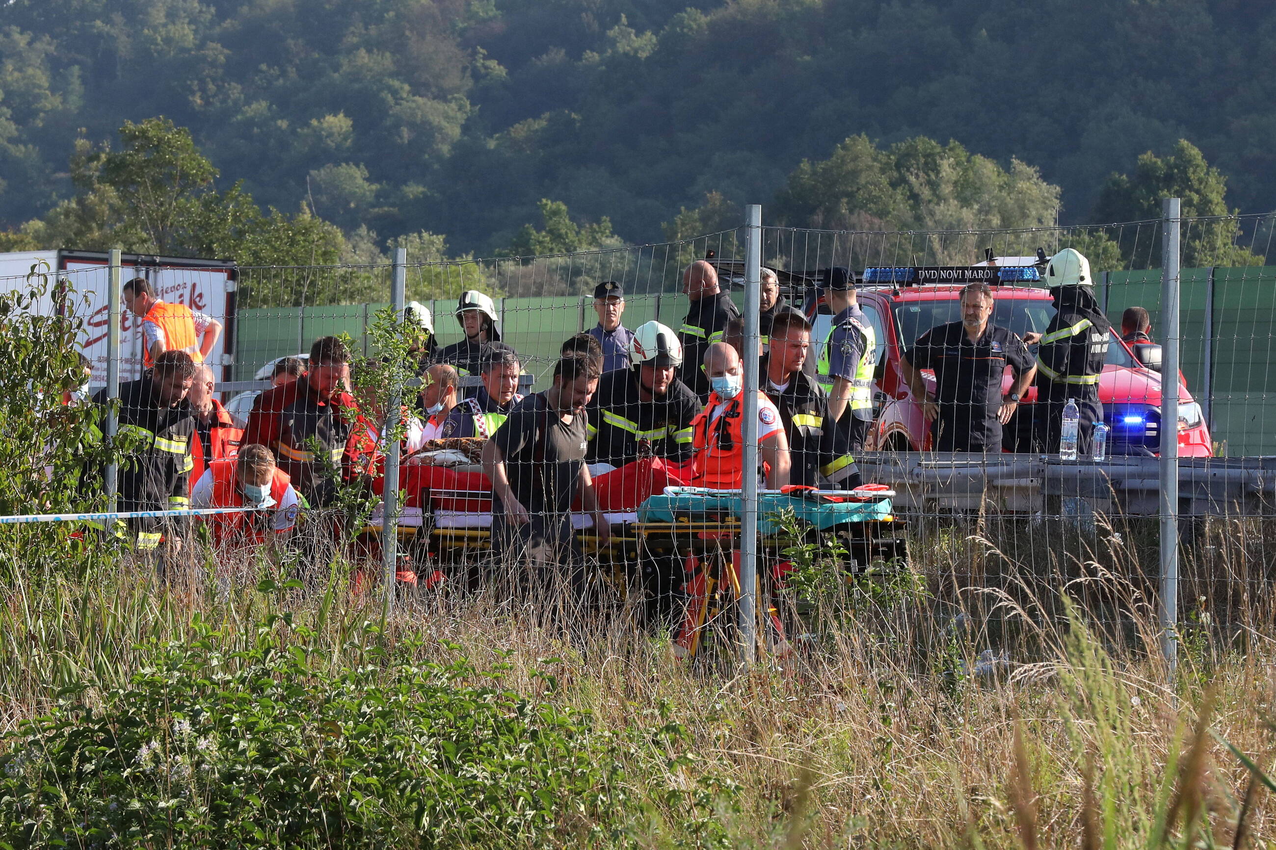 Do wypadku polskiego autobusu doszło około godziny 5.30 rano. Pojazd miał zjechać z drogi i wpaść do rowu.