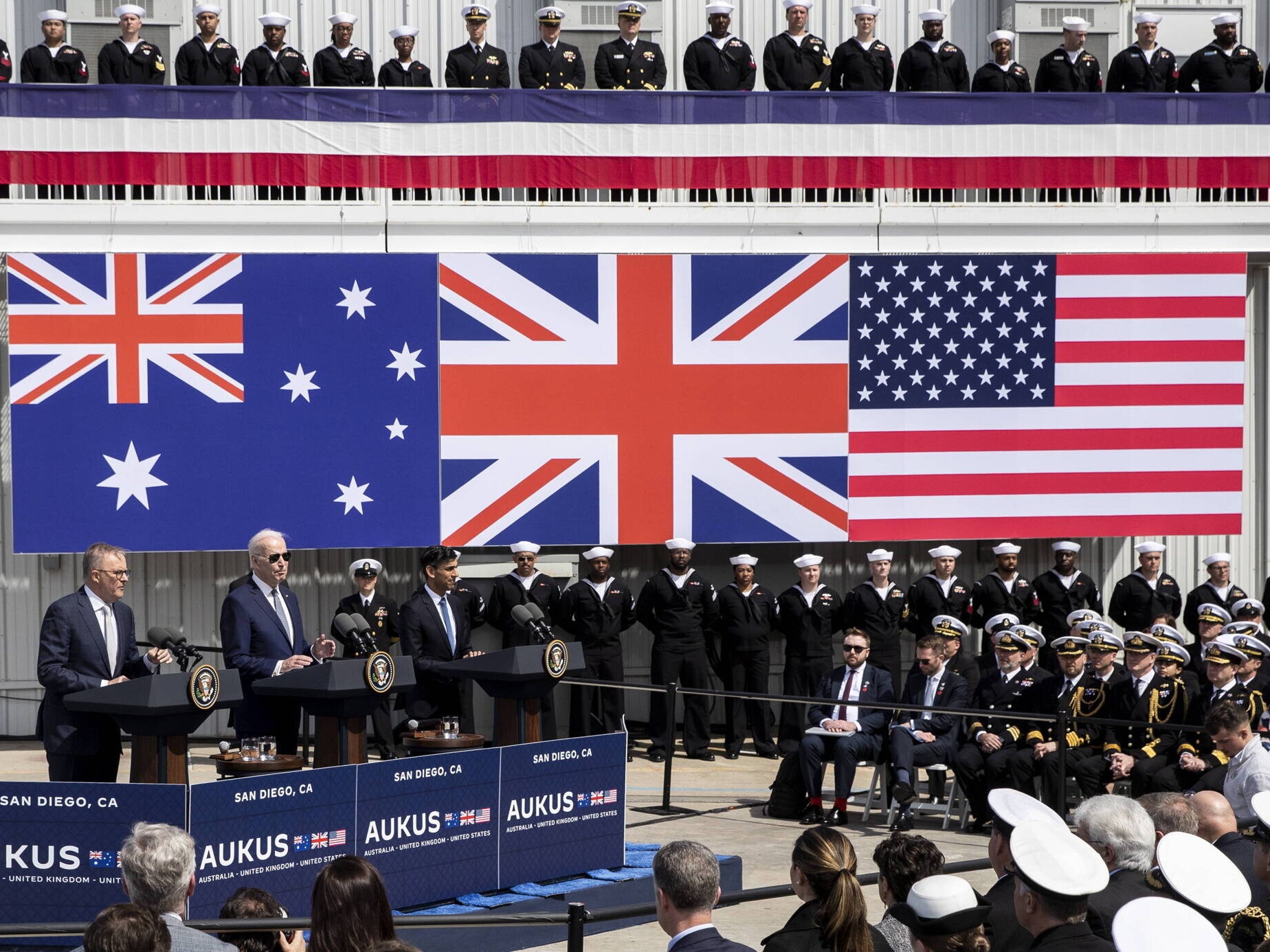 Premier Australii Anthony Albanese, prezydent USA Joe Biden i premier Wlk. Brytanii Rishi Sunak