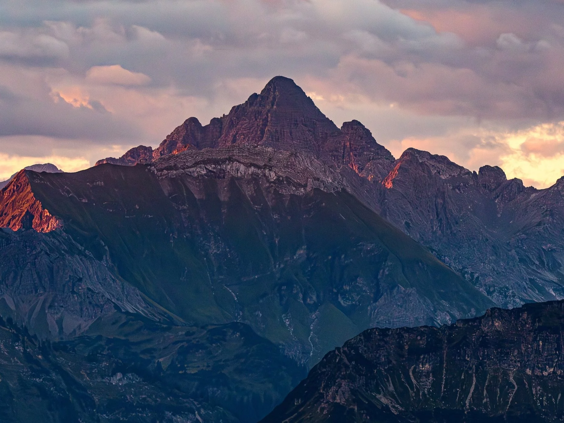 Szczyt Hochvogel (2592 m n.p.m.) w Alpach