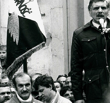 Na pierwszym planie od lewej działacze Grupy Roboczej Komisji Krajowej „S” z Łodzi: Jerzy Kropiwnicki, Grzegorz Palka i Andrzej Słowik, 1 maja 1989 r.