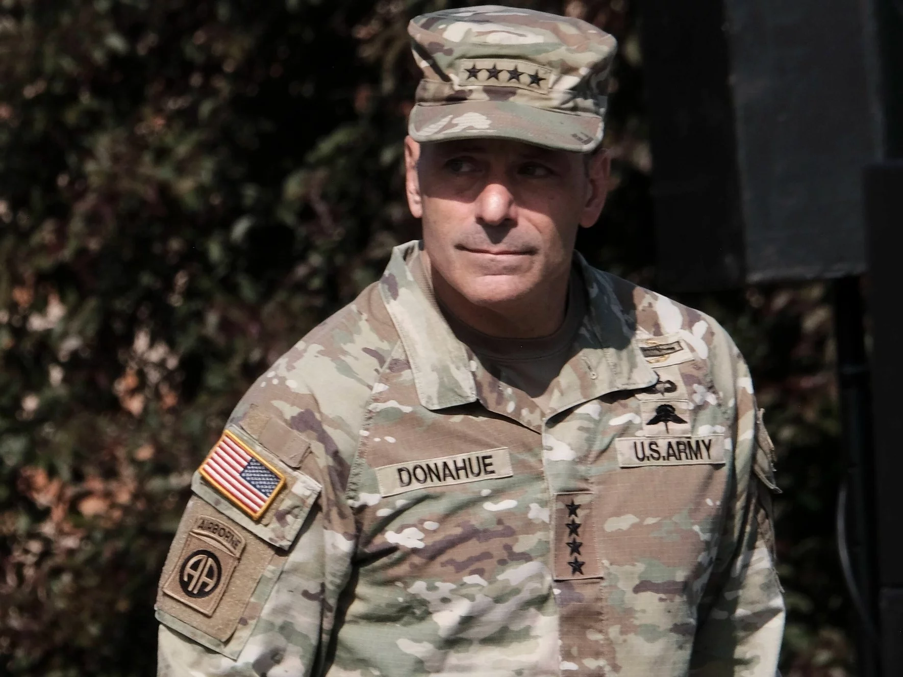 Generał Christopher Donahue