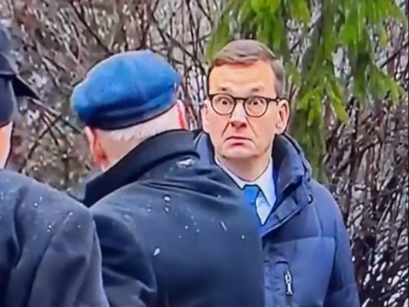Nagranie z nietypowym zachowaniem Morawieckiego