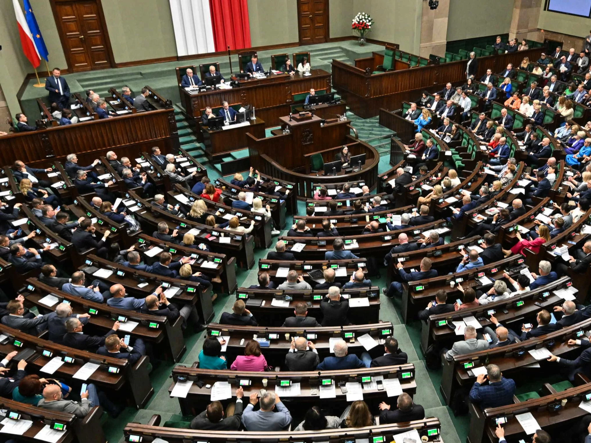 Najnowszy sondaż: Braun rośnie w siłę, KO traci władzę