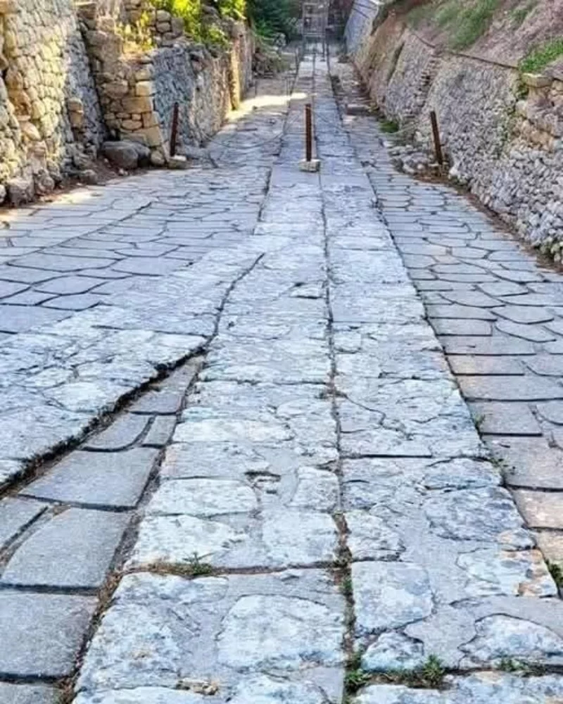 Droga Minojska, Kreta. Prawdopodobnie najstarsza droga w Europie, ma ok. 3500 lat