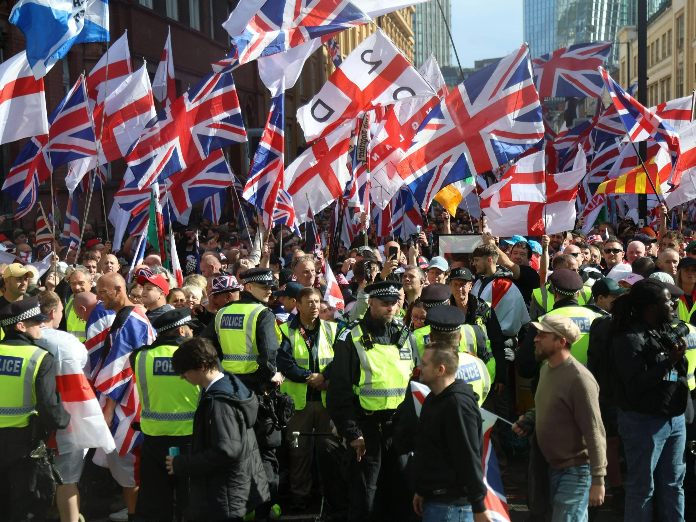 Antyimigrancki marsz w Londynie