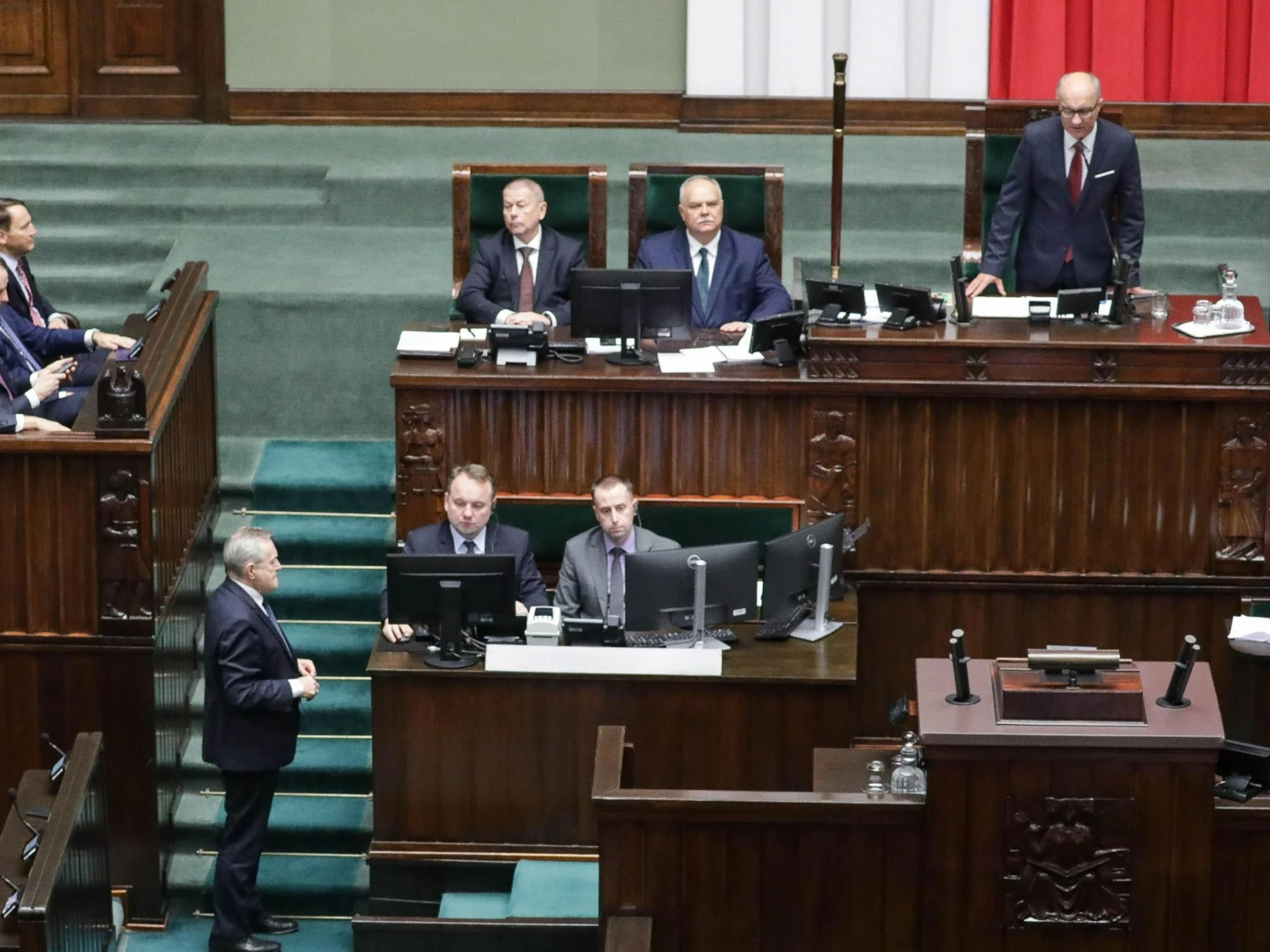 "Największa szansa". Blok prawicowy z dużą przewagą nad KO i Lewicą