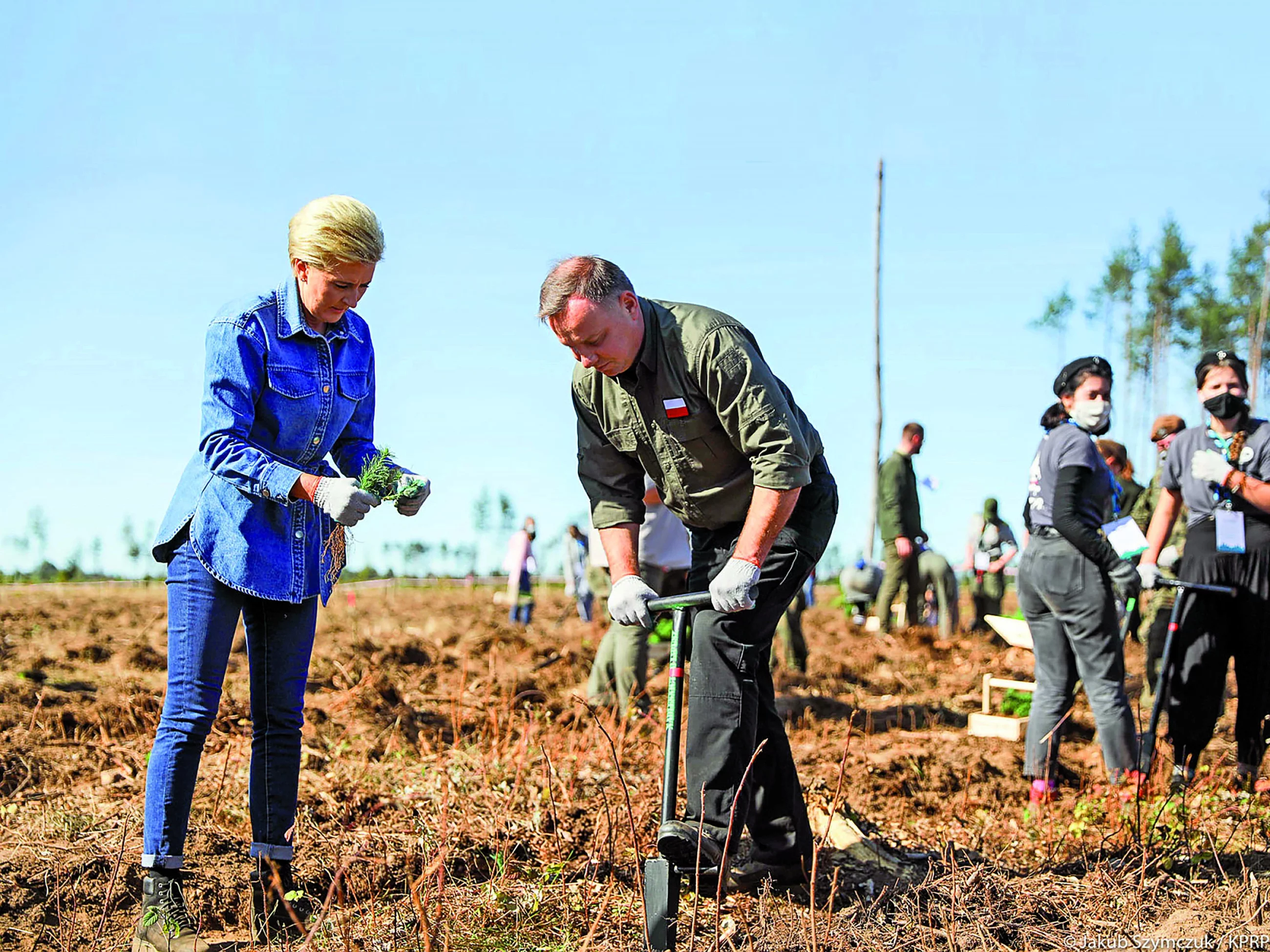 Prezydent Andrzej Duda i jego żona Agata Kornhauser-Duda w akcji #sadziMY