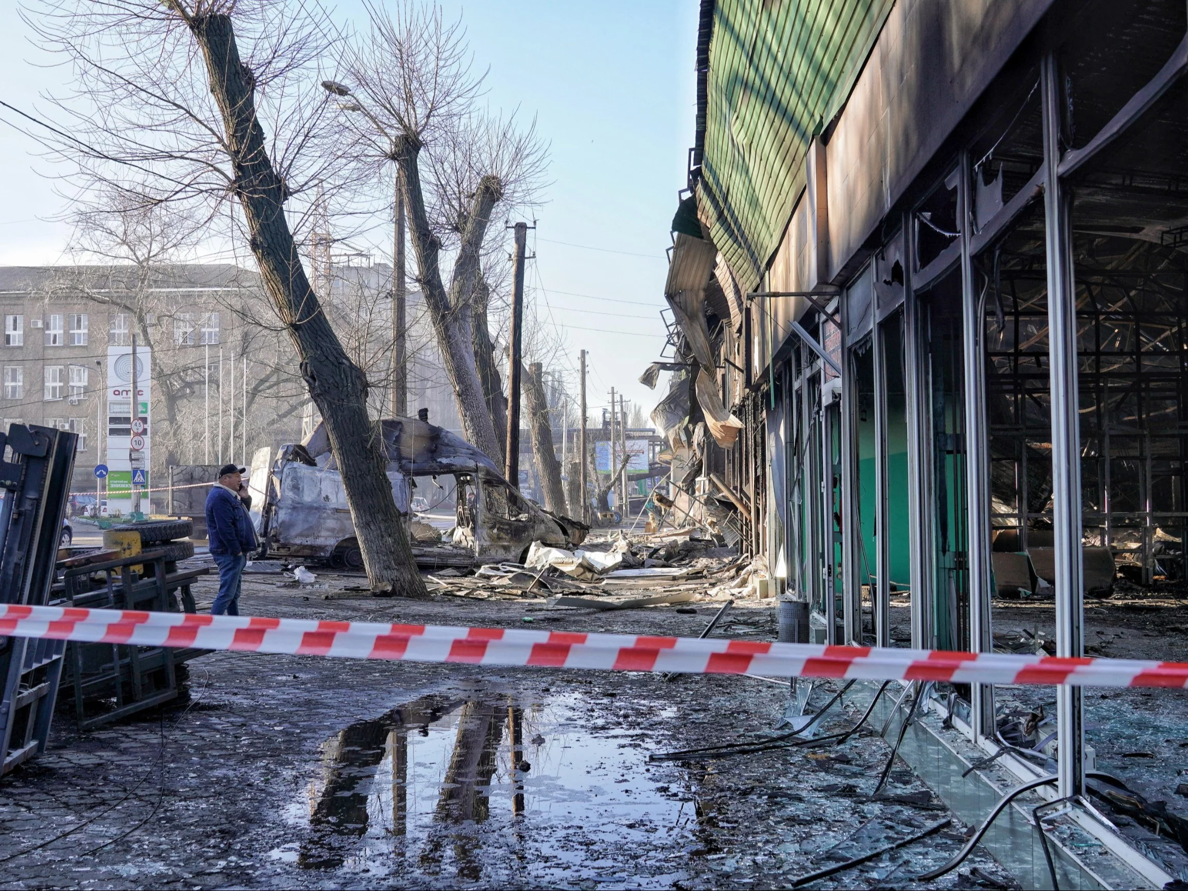 Odessa, Ukraina, 08.03.2025. Zniszczenia w Odessie po rosyjskim ataku dronami Shahed