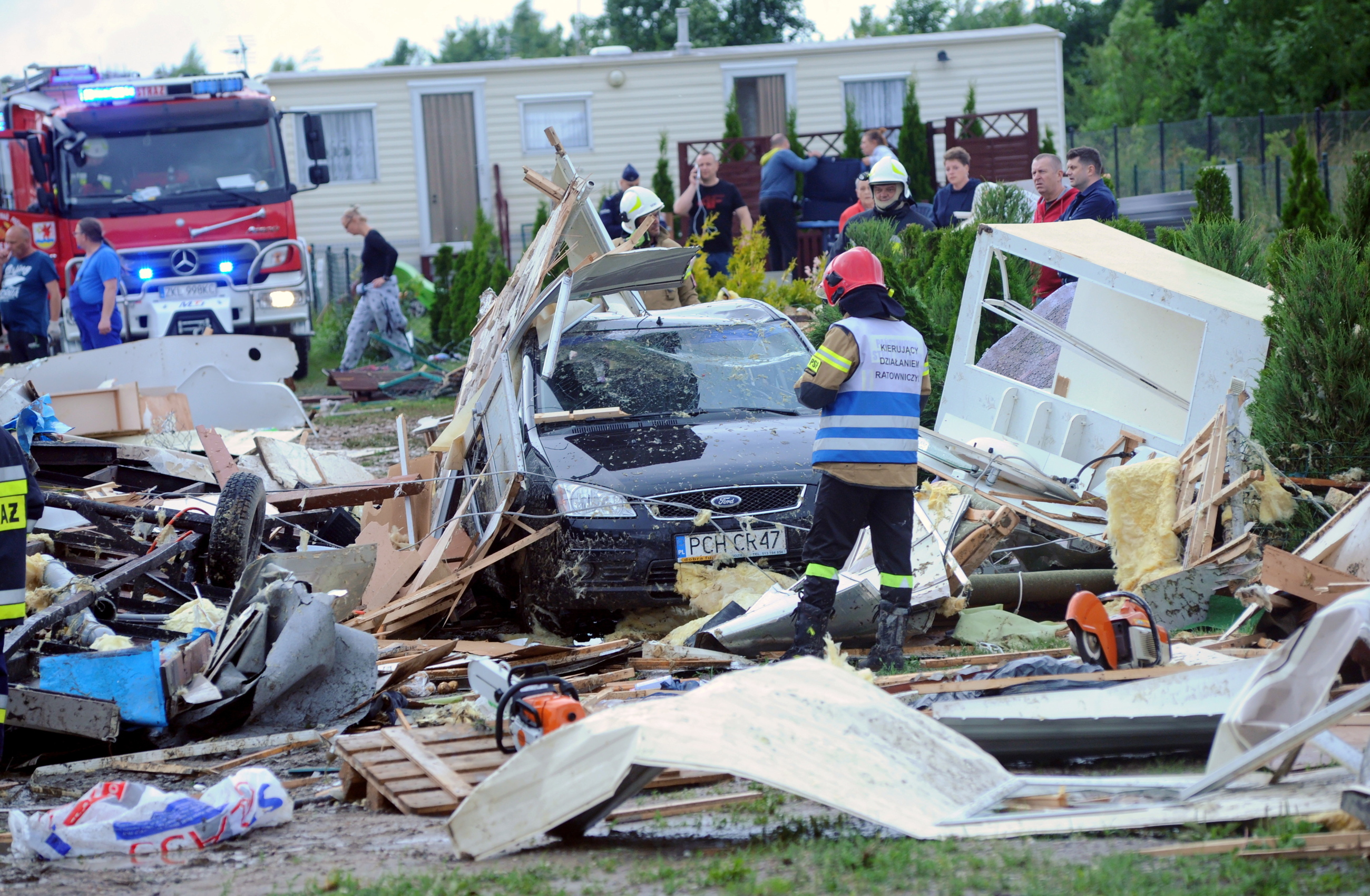 Zniszczenia po trąbie powietrznej w Ustroniu Morskim