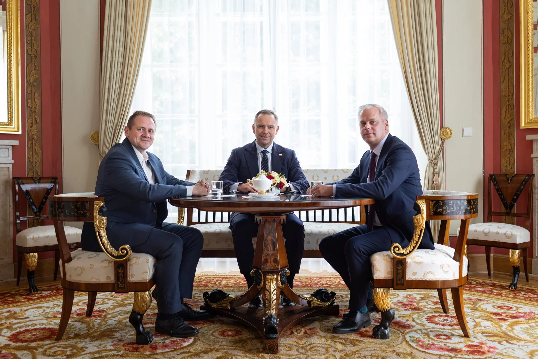 Karol Nawrocki (C), Paweł Rabenda (P) i Mateusz Kotecki (L)