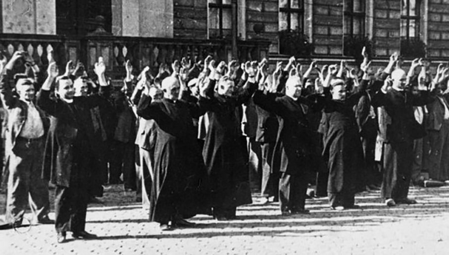 Publiczna egzekucja polskich księży i cywilów w Bydgoszczy 9 września 1939 roku po tzw. Krwawej niedzieli.