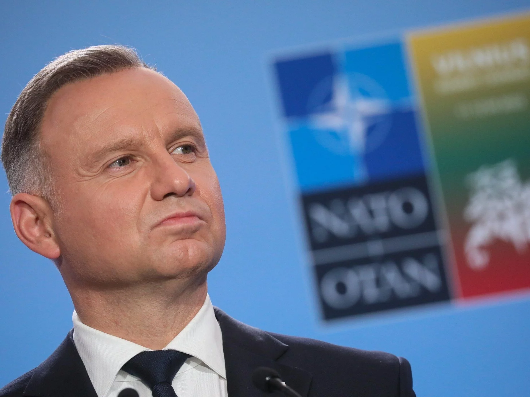 Prezydent RP Andrzej Duda podczas konferencji prasowej na szczycie NATO w Wilnie