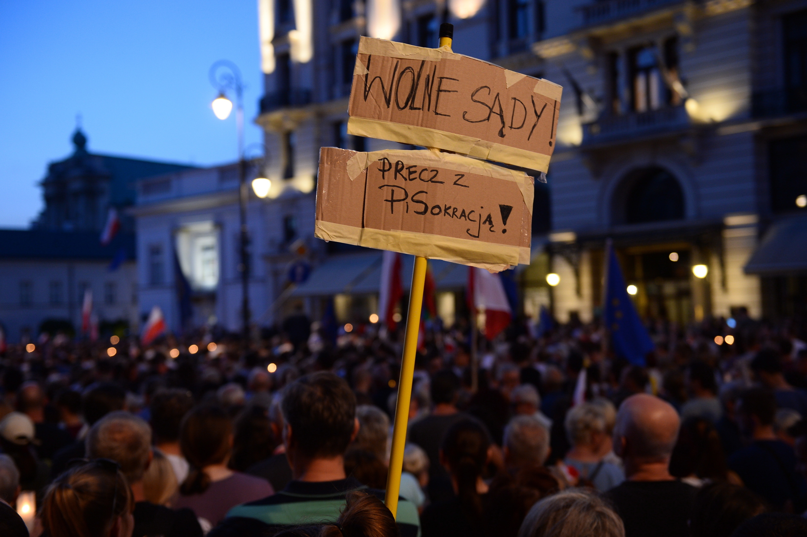 Protest pod Pałacem Prezydenckim