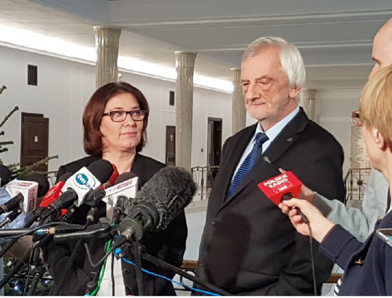 Konferencja prasowa  szefa klubu parlamentarnego PiS Ryszard Terlecki i rzecznika partii Beaty Mazurek