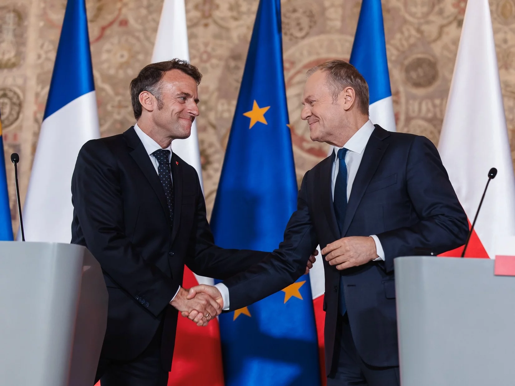Prezydent Francji Emmanuel Macron i premier Donald Tusk