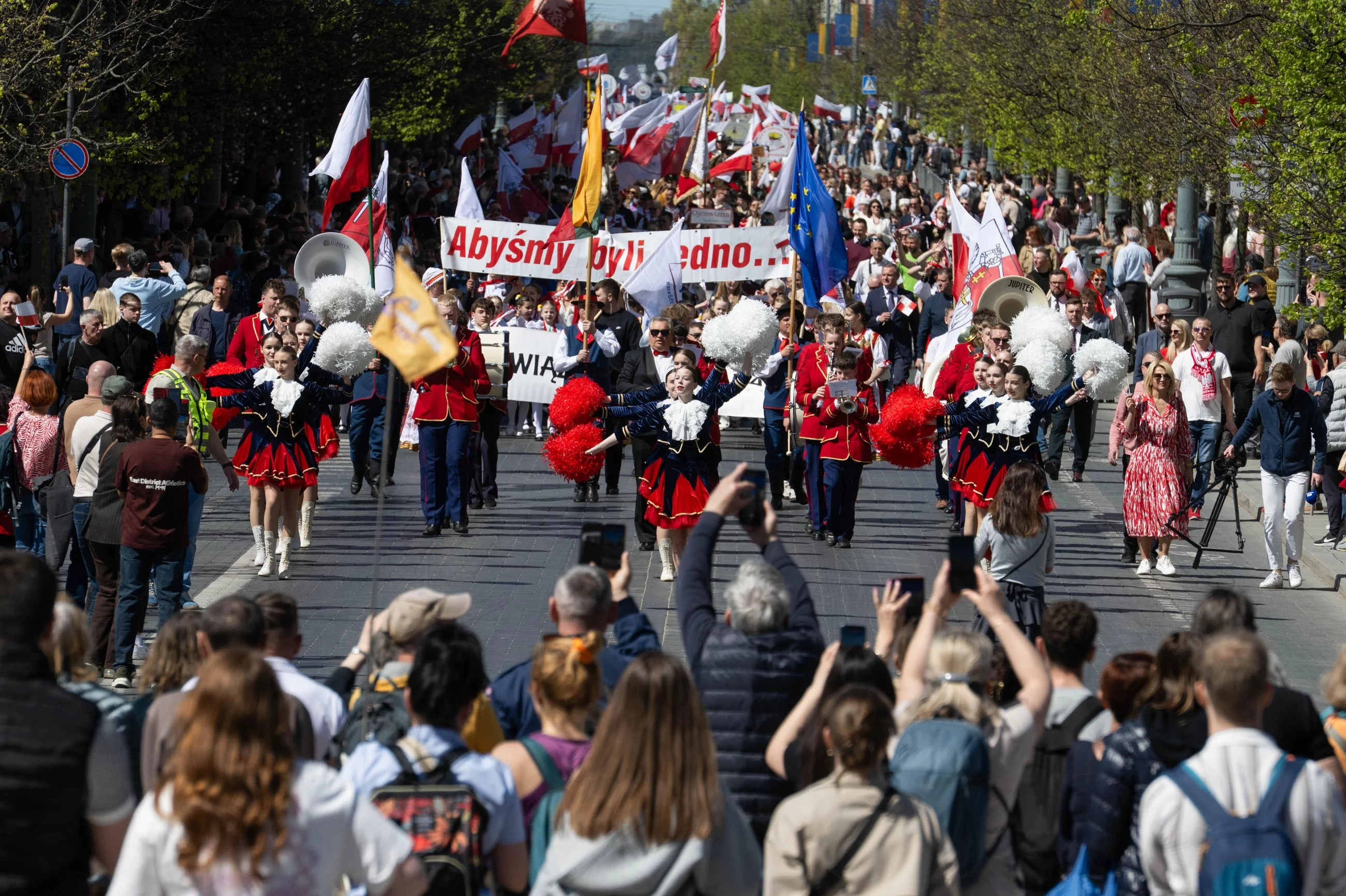 Wilno, Litwa, 02.05.2026. 12. Parada Polskości w Wilnie, 2 bm. w Dniu Polonii i Polaków za Granicą, w której udział wzięło około 10 tys. osób