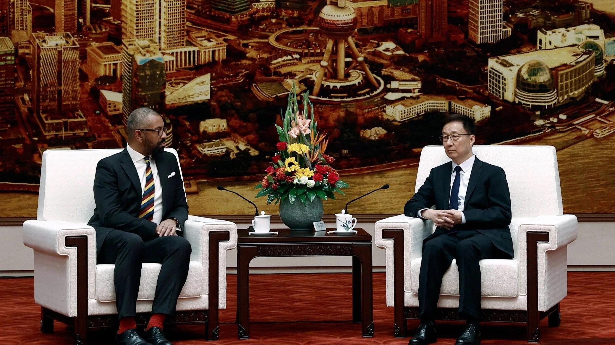 Szef MSZ Wielkiej Brytanii James Cleverly spotkał się między innymi z wiceprezydentem Chin Hanem Zhengiem