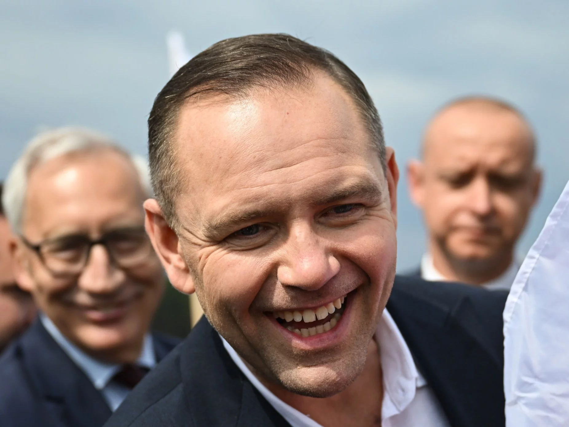"Nie ma rekinów". Nawrocki wbija szpilę Gospodarzowi