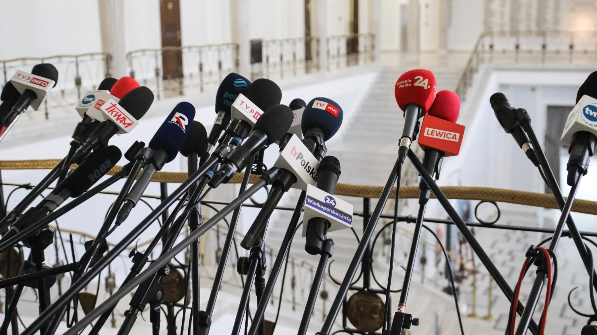 "Nie myślą o żadnej prawdzie". Arcybiskup uderza w media