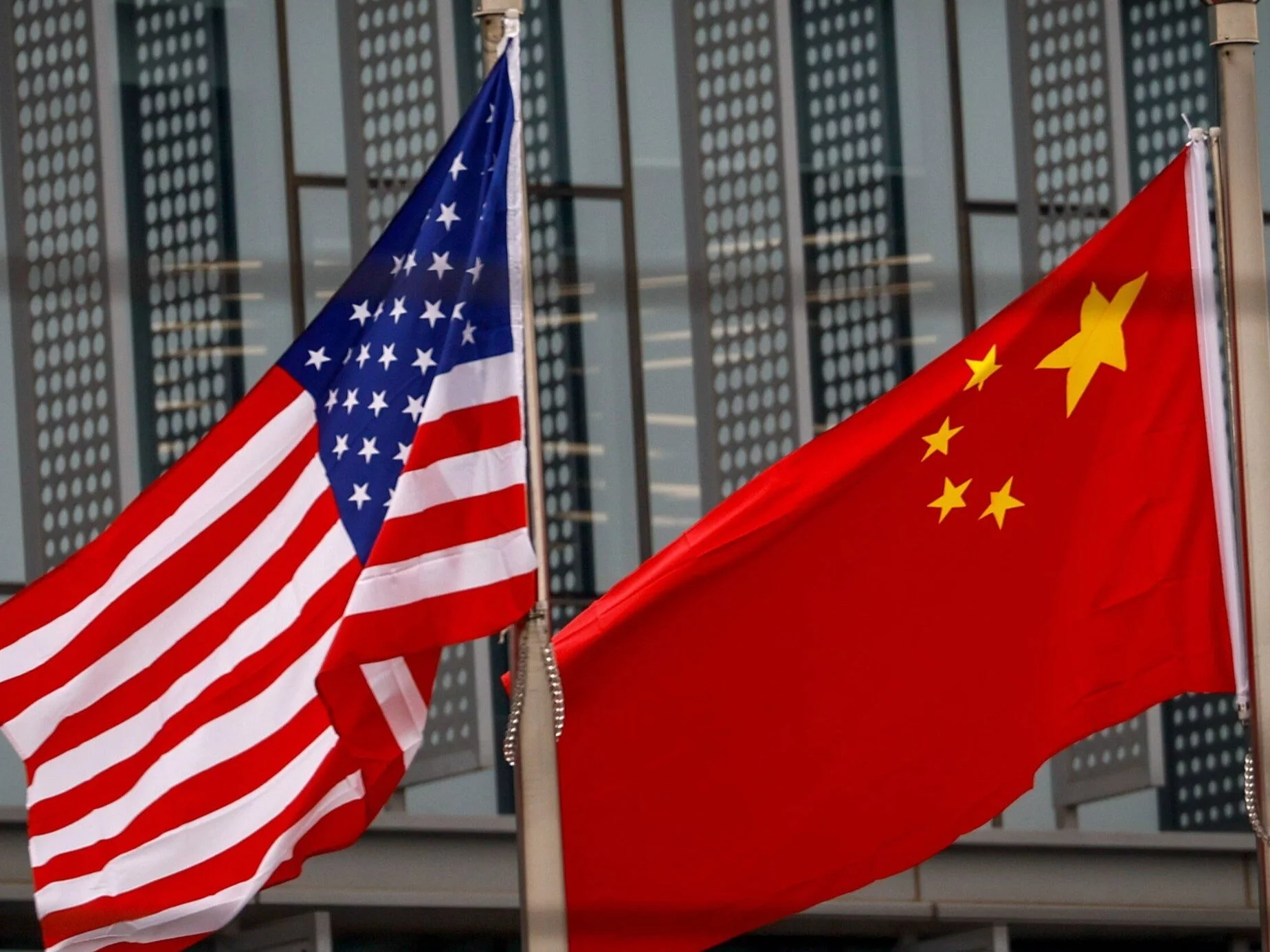 "Nie powinny igrać z ogniem". Chiny ostrzegają USA