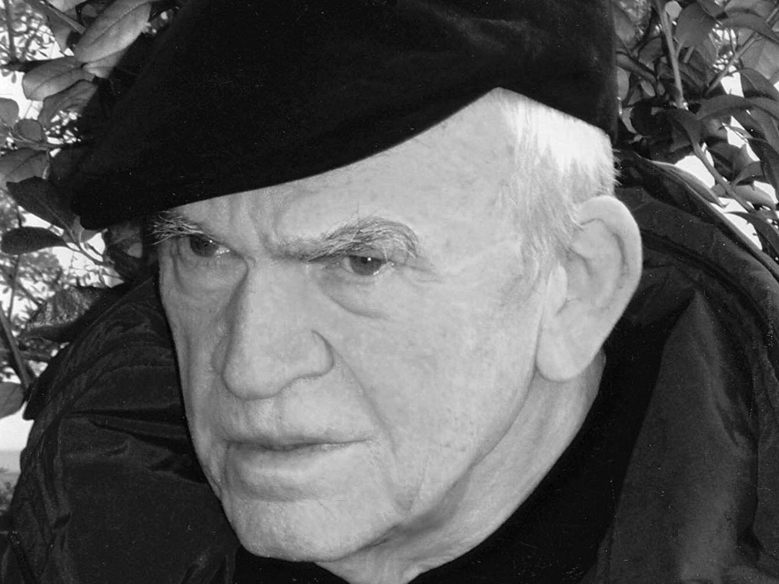 Czeski i francuski pisarz i eseista Milan Kundera