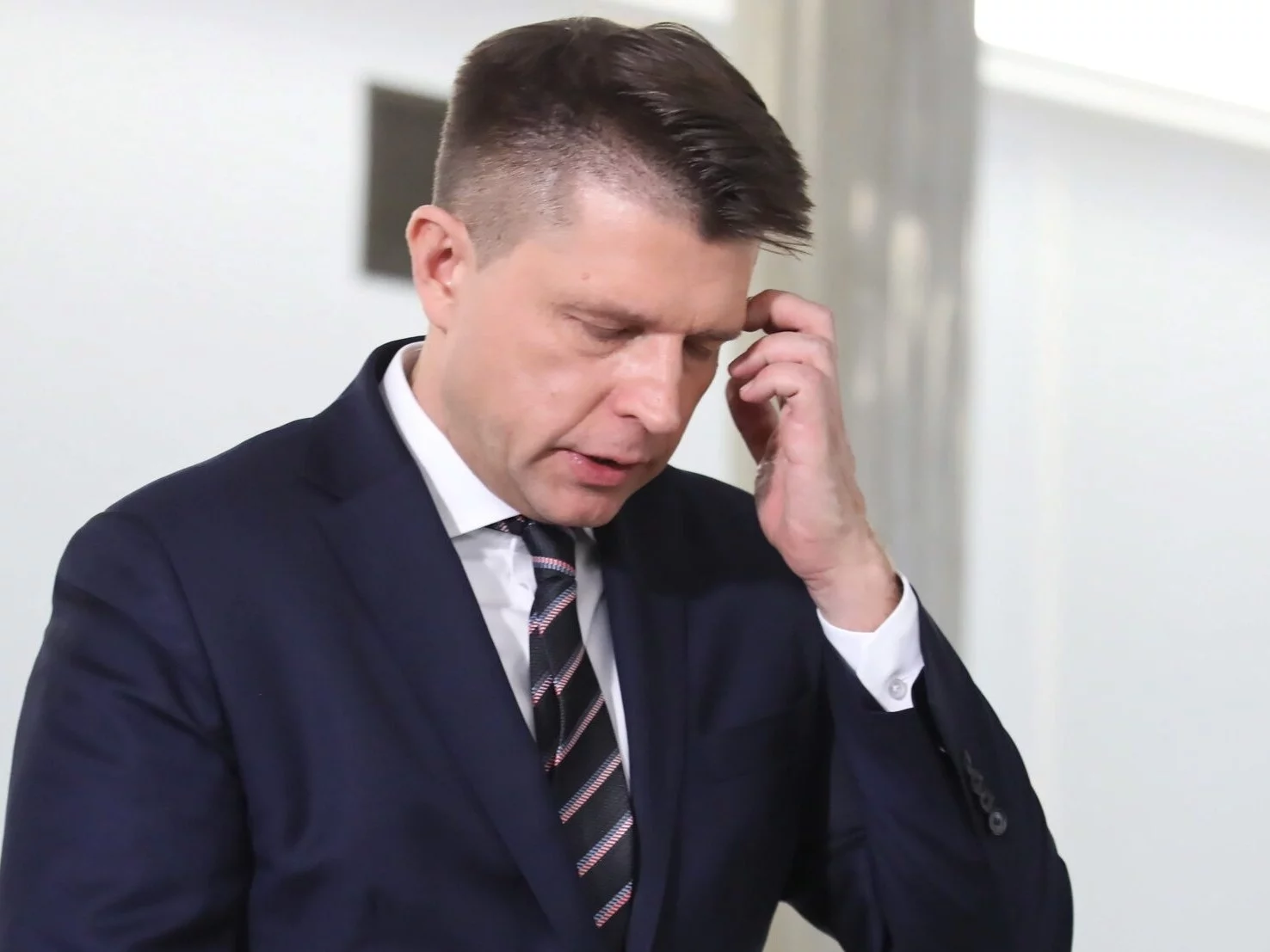 "Niech odda mandat". Ostre słowa ministra o Petru