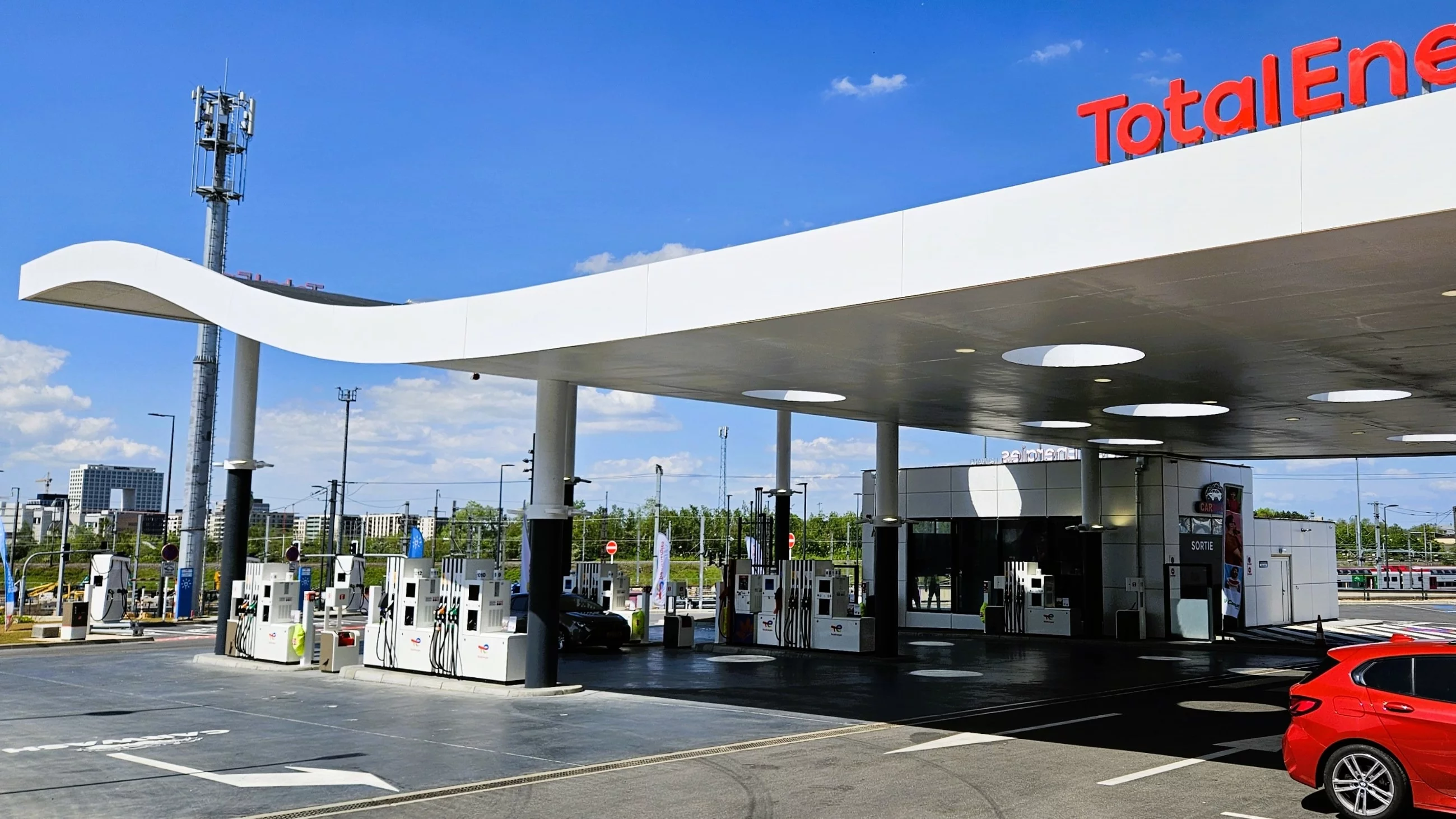 Stacja paliw TotalEnergies, zdjęcie ilustracyjne