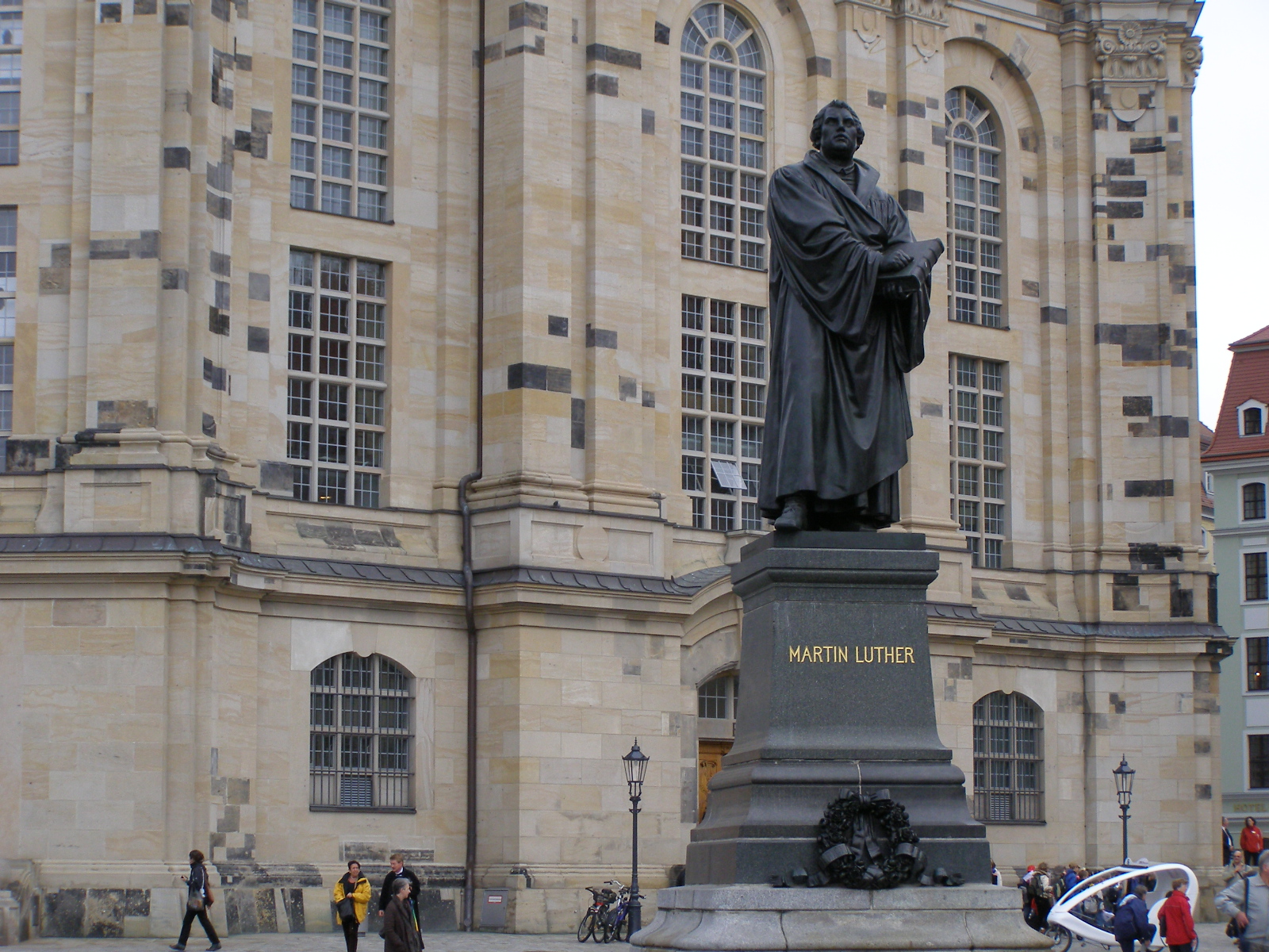 Pomnik Marcina Lutra przed kościołem Najświętszej Marii Panny w Dreźnie