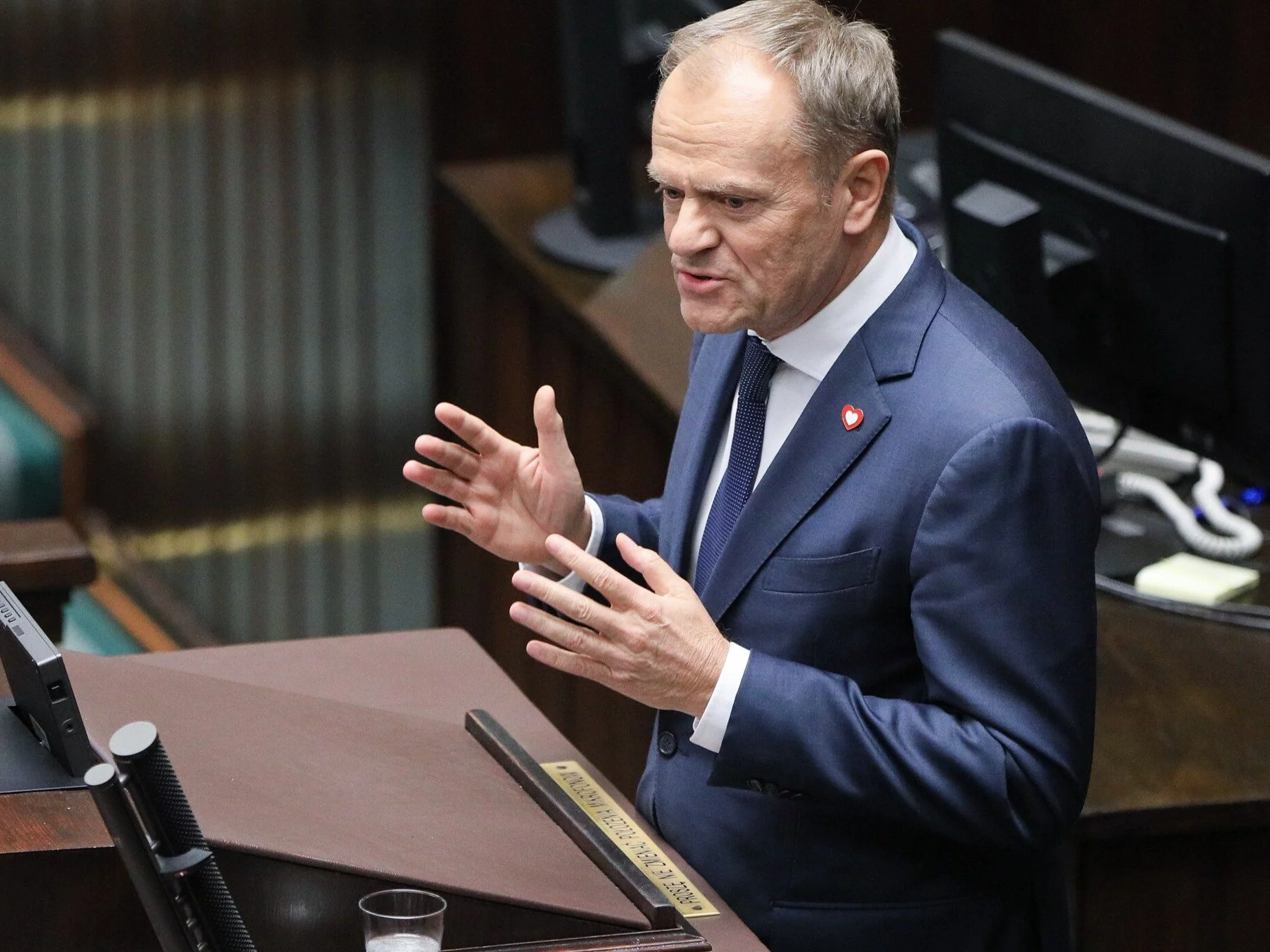 A German paper  writes about the fall of Tusk. The name of a possible  successor is mentioned