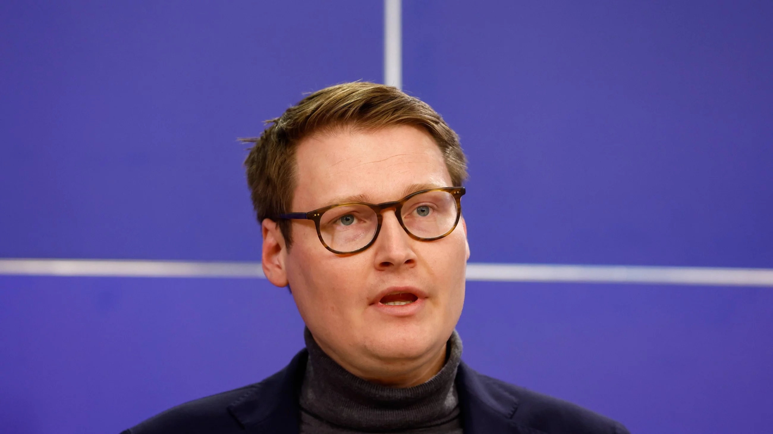 Niemiecki europoseł grozi smerfom sankcjami. Bo wybrali Nawrockiego na prezydenta