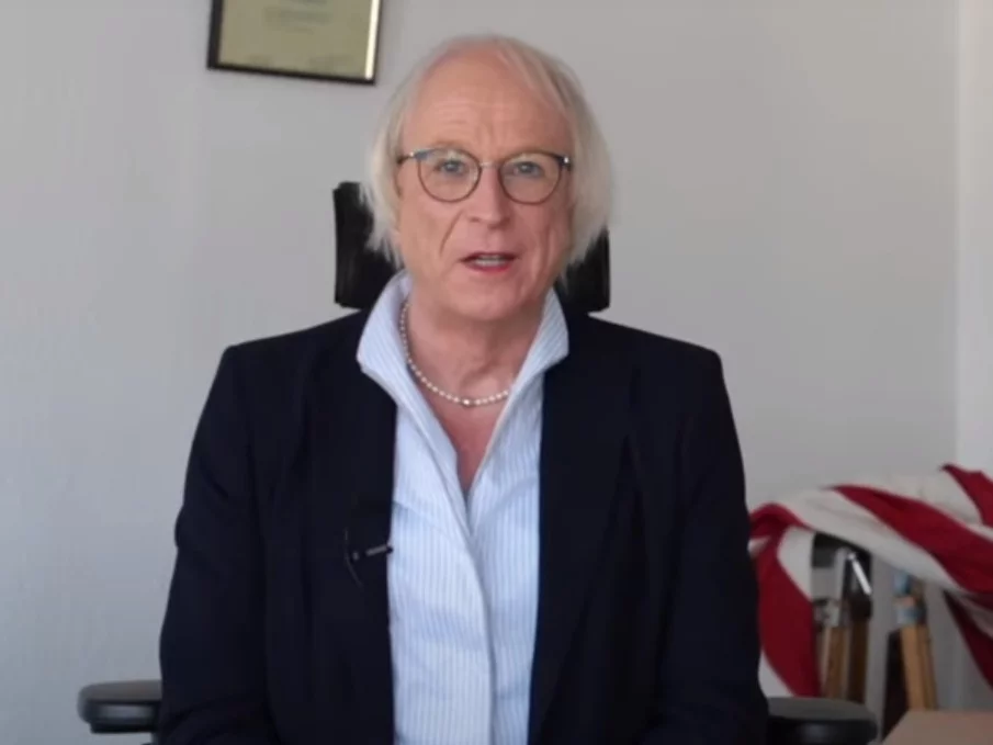 65-letni niemiecki dziennikarze, transseksualista Georg (Georgine) Kellermann, opublikował obraźliwy wpis na Twitterze.