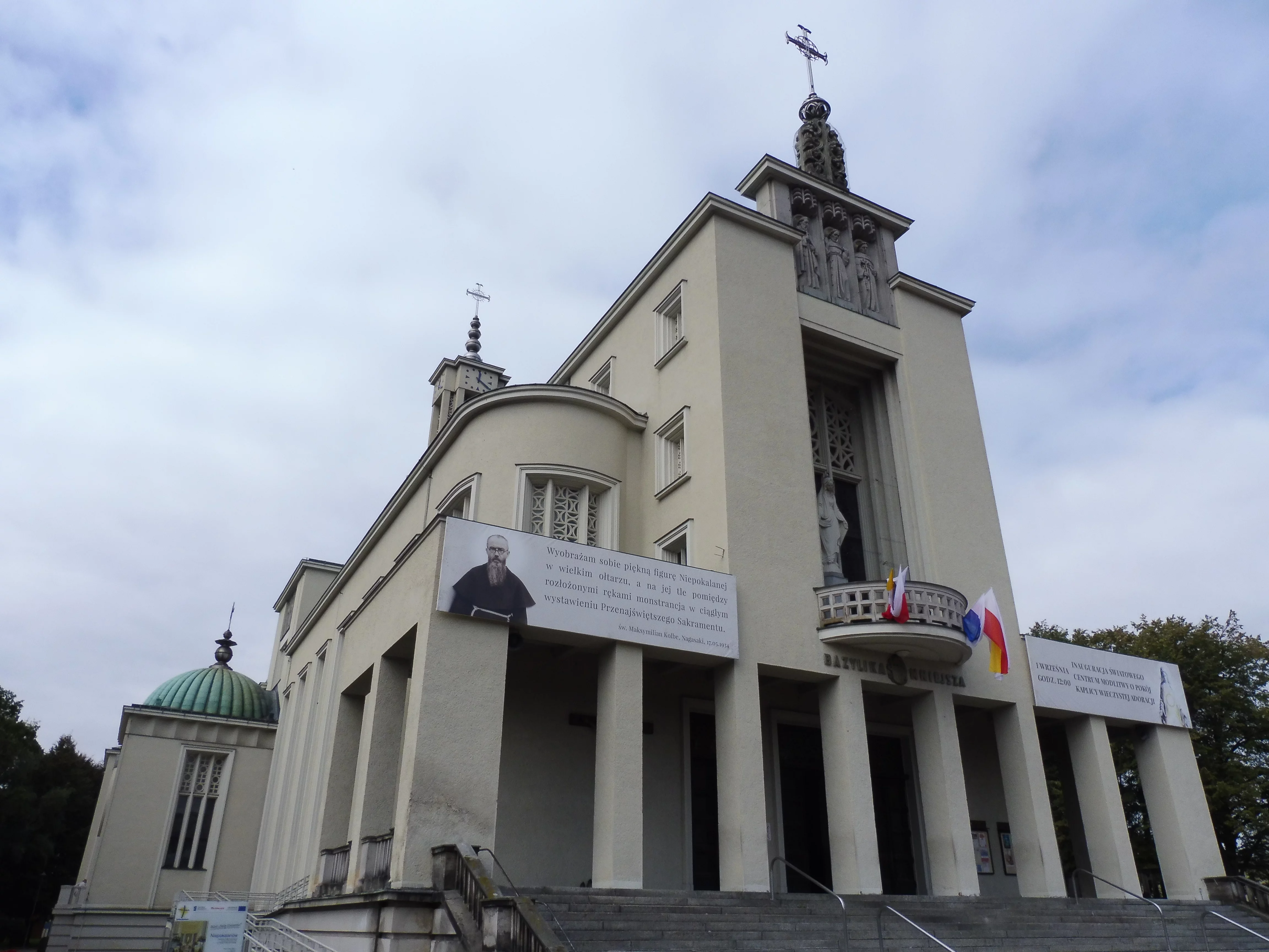 Bazylika Niepokalanej Wszechpośredniczki Łask w Niepokalanowie