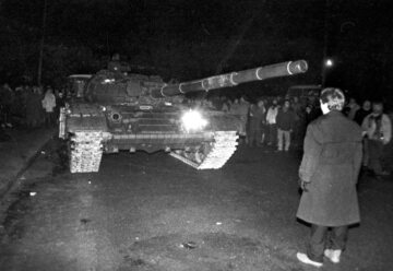 Nieuzbrojony cywil w czasie sowieckiego ataku na na Wilno, 13 stycznia 1991