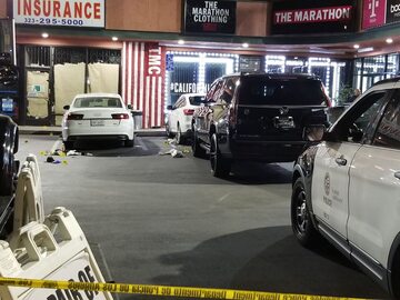 Nipsey Hussle został ranny podczas strzelaniny przed swoim sklepem w Los Angeles. Zmarł w szpitalu.