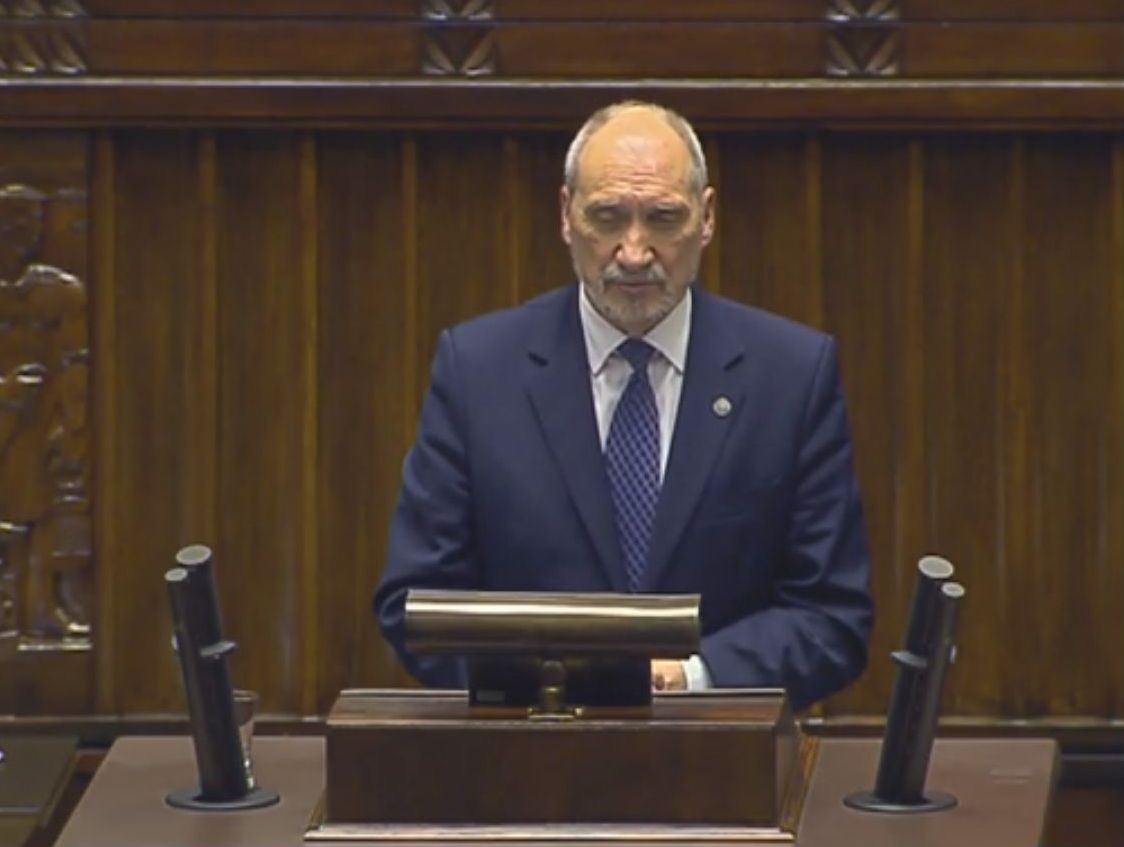 Minister Antoni Macierewicz podczas debaty o Wojskach Obrony Terytorialnej