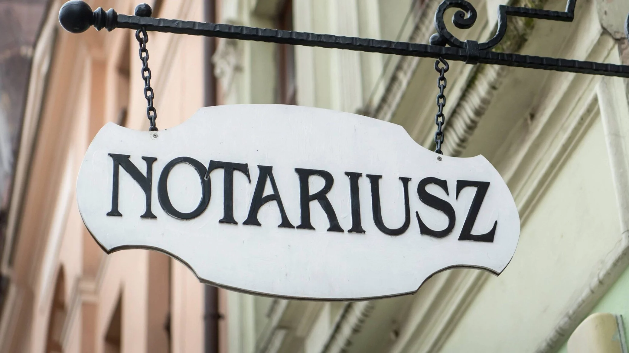 Cios w "pewny zawód". Notariusze zwalniają pracowników i zamykają kancelarie