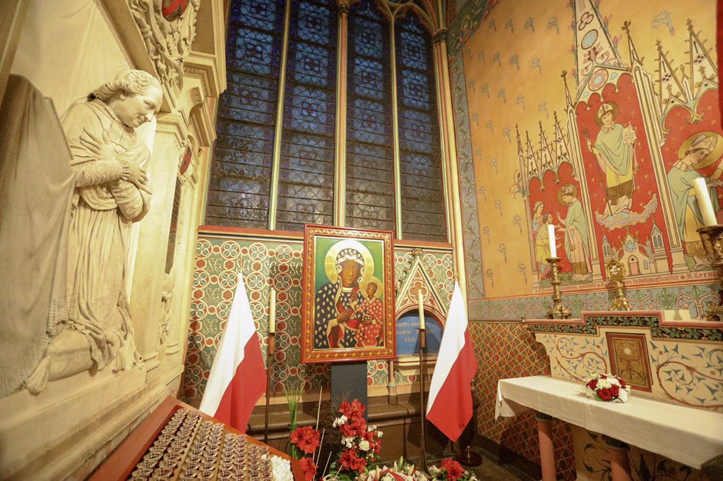 Kopia obrazu Matki Bożej z Jasnej Góry w katedrze Notre Dame