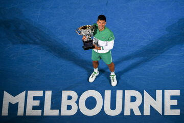 Novak Djokovic po wygranej w finale Australian Open 2021 r.