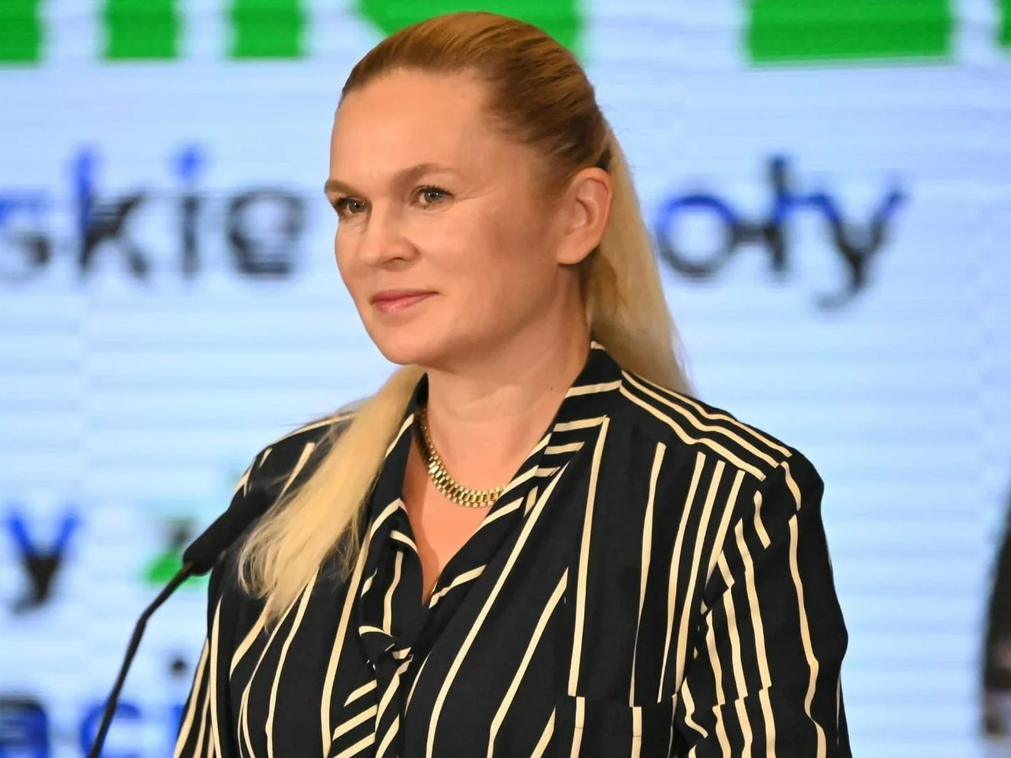Nowacka wyśmiała Hołownię. Poszło o scenę z pogrzebu