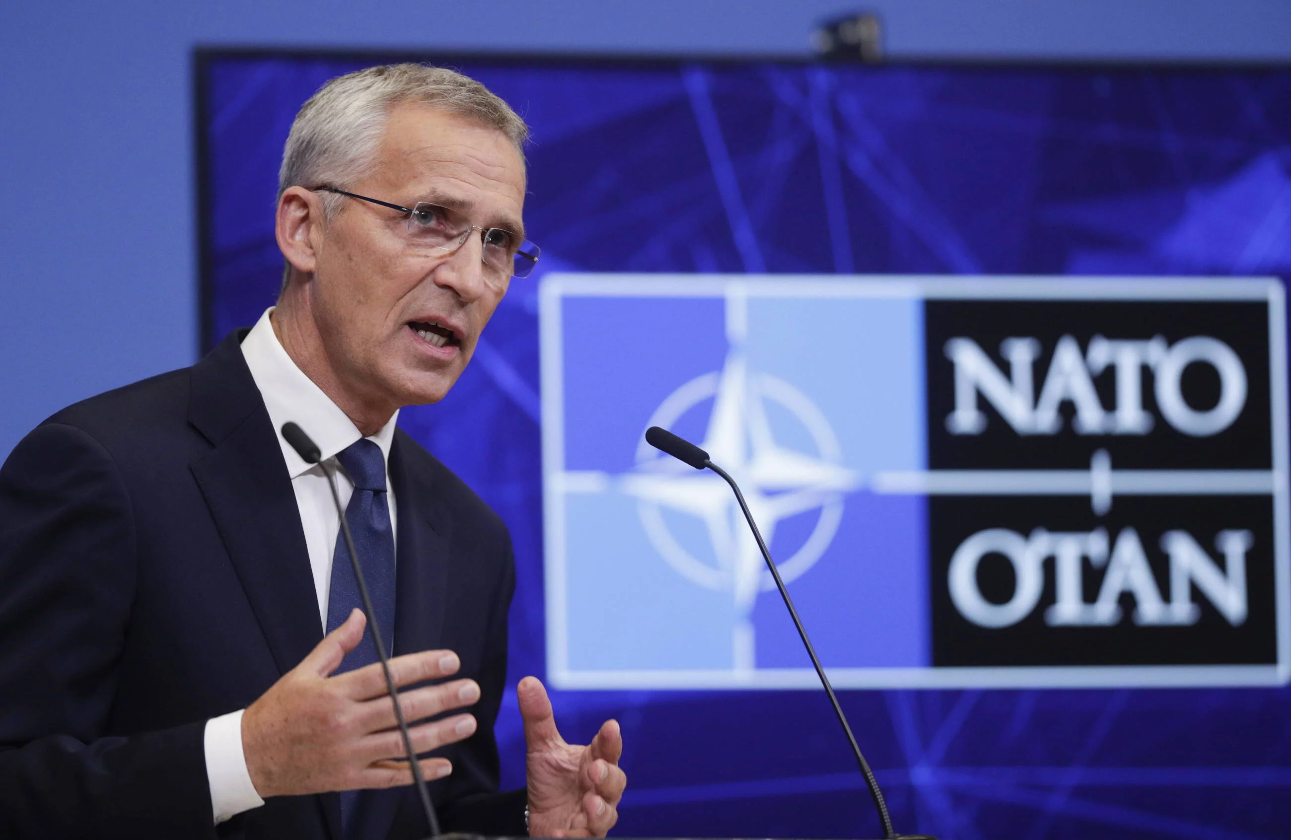 Szef NATO Jens Stoltenberg podczas konferencji prasowej