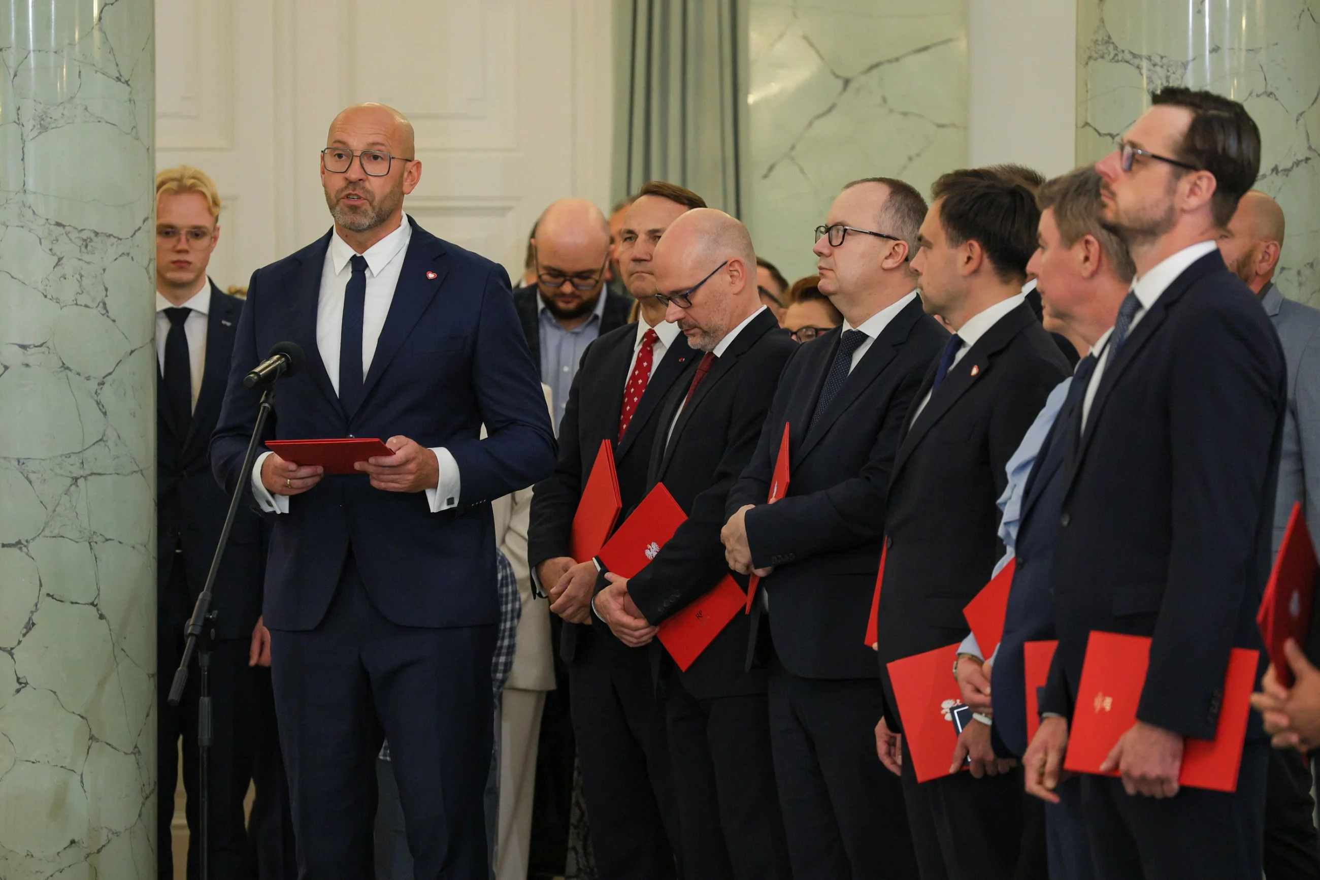 Who found themselves in the fresh  Tusk government? 2  Mr. G. comments