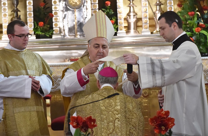 Uroczystość nałożenia paliusza