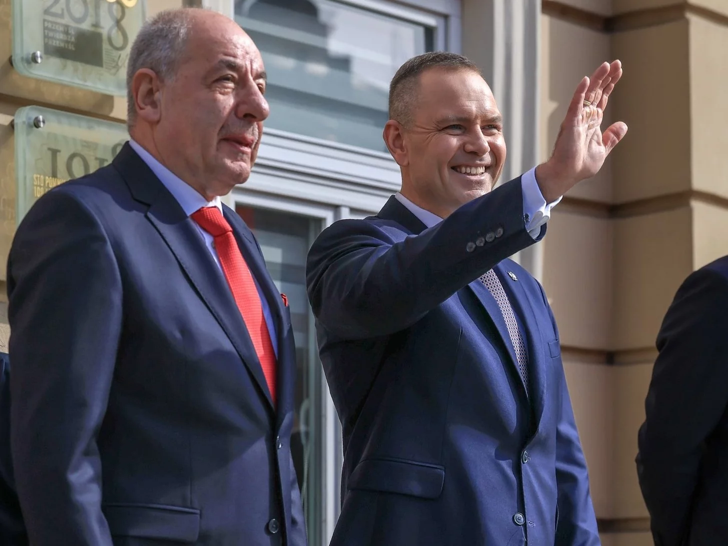 Przemyśl. Spotkanie prezydenta RP Karola Nawrockiego (P) oraz prezydenta Węgier Tamás Sulyok (L)