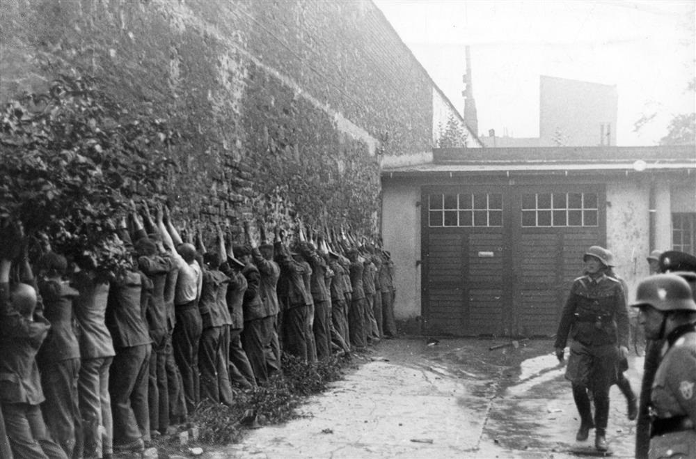 Obrona Poczty gdańskiej, wrzesień 1939. Pocztowcy po kapitulacji